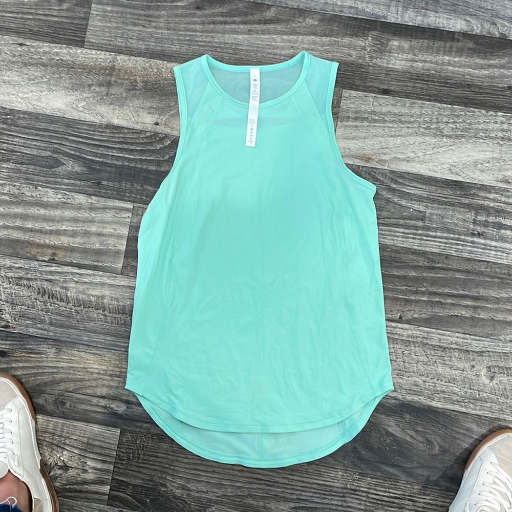 Lululemon tank